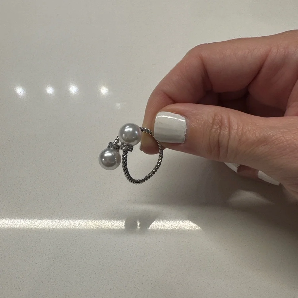 Elegant Silver Tone and Faux Pearl Rhinestone Wrap Adjustable Ring Vintage New - Picture 5 of 7